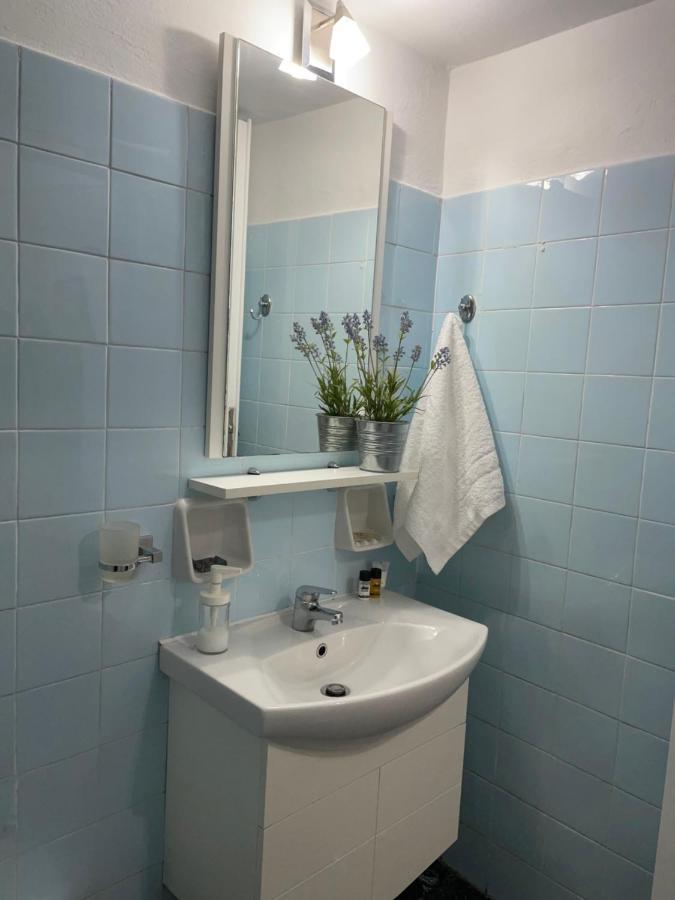 Mosaic Art Apartment In Plaka Атина Екстериор снимка